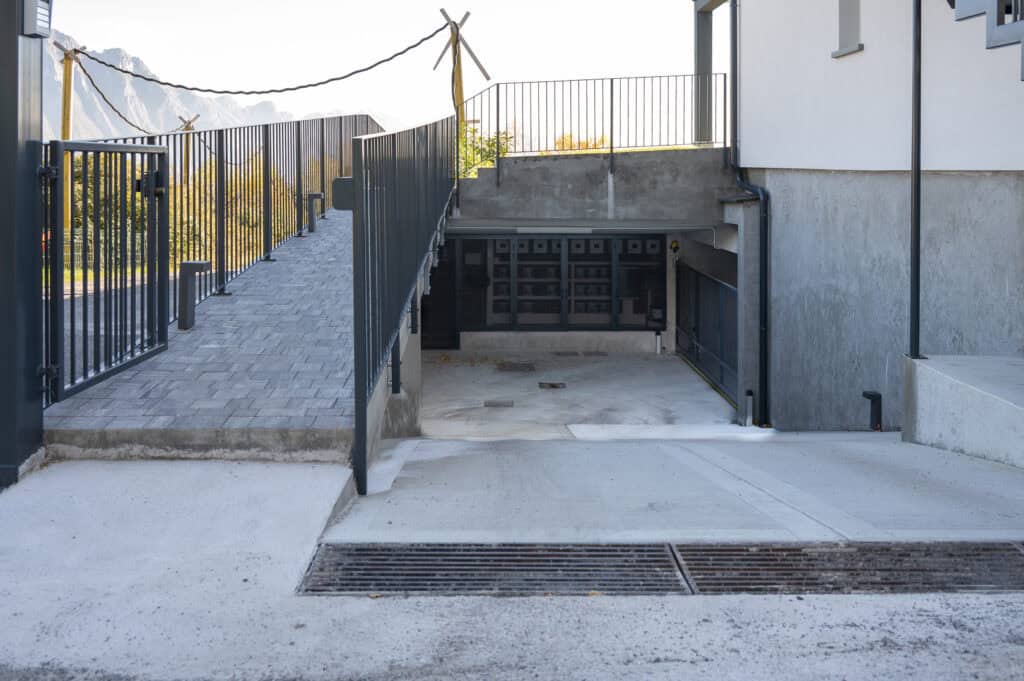 lake:iseo_2bedroom_apartment_with_garden_and_shared_pool1